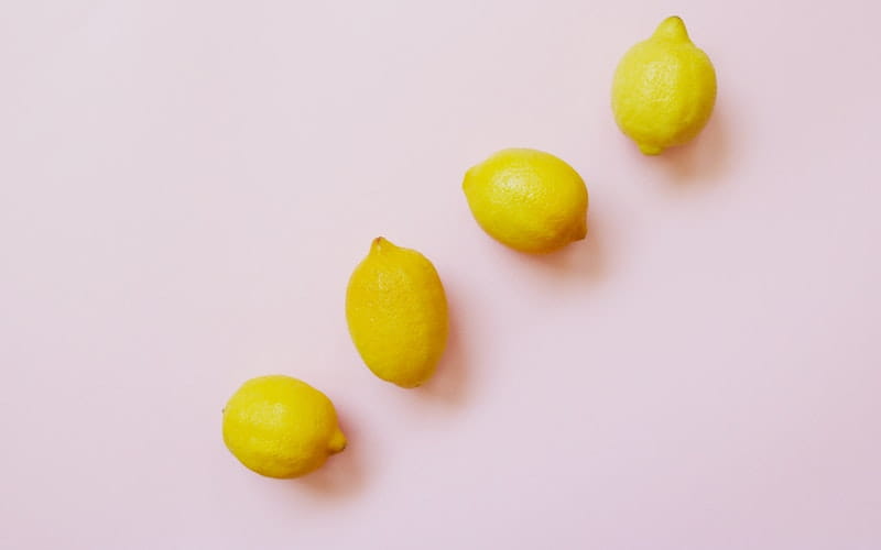 a row with 4 lemons